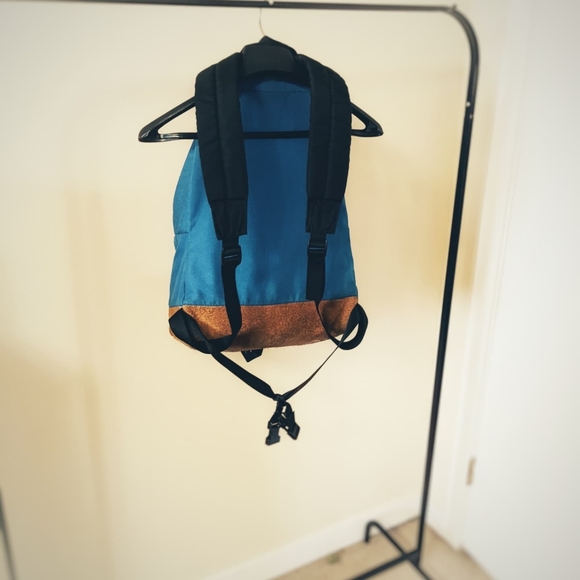 Vintage Backpack - Picture 2 of 3